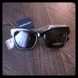 Lucky brand women’s black sunglasses